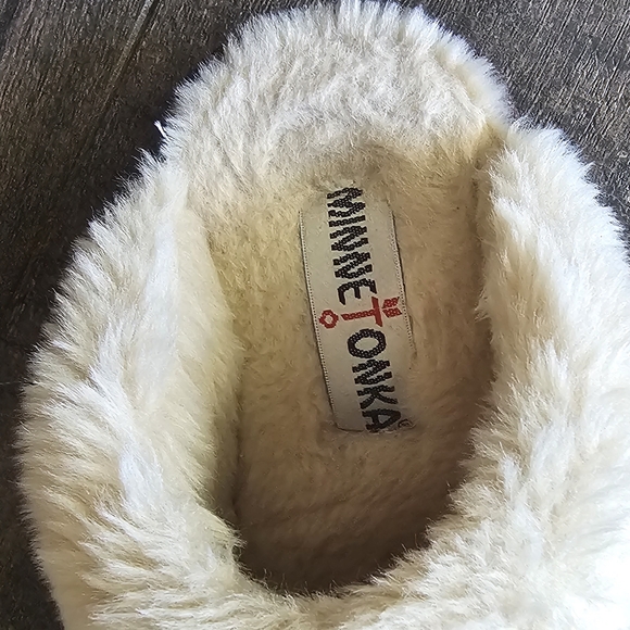 Minnetonka Slippers - Picture 3 of 4